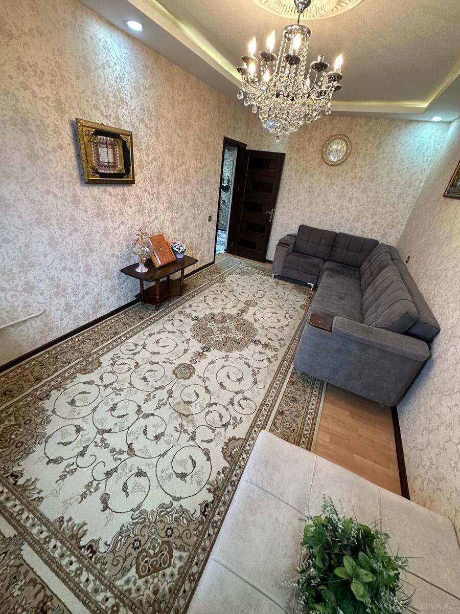 3 otaqlı Köhnə tikili, Bakıxanov q., Bakı