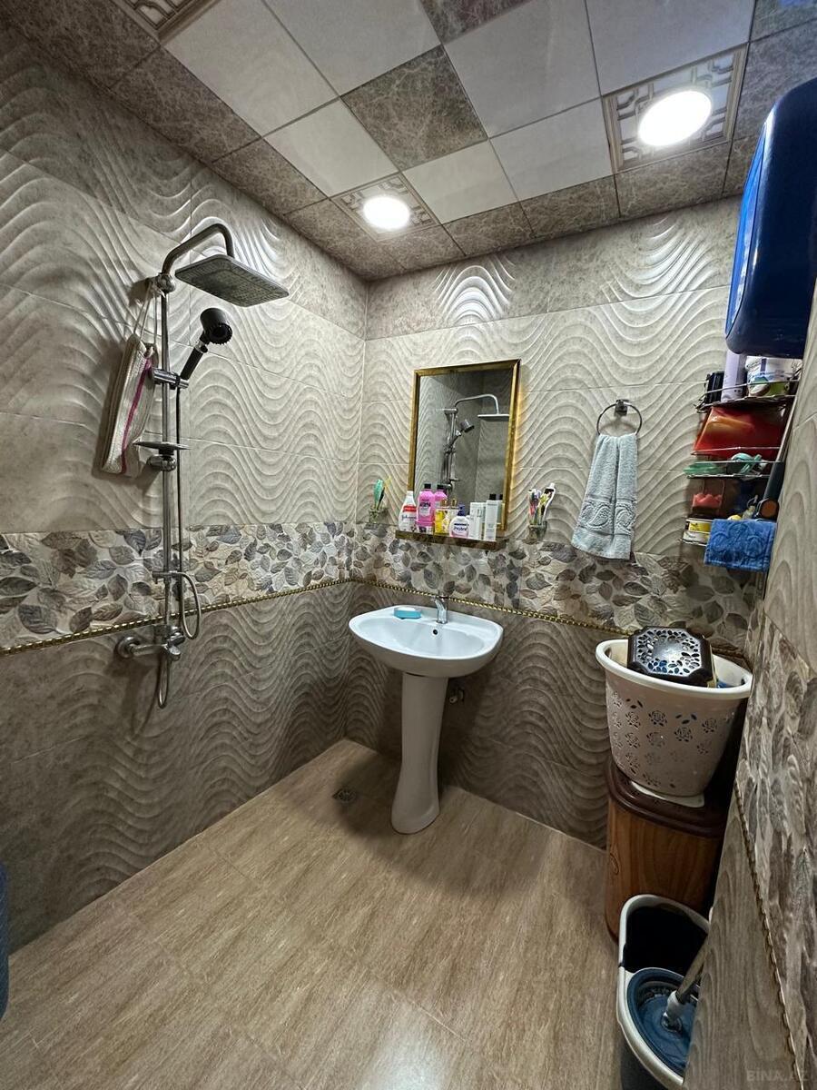 3 otaqlı Köhnə tikili, Bakıxanov q., Bakı