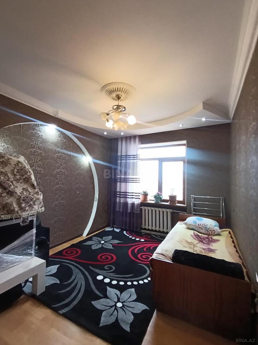 3 otaqlı Köhnə tikili, Bakıxanov q., Bakı
