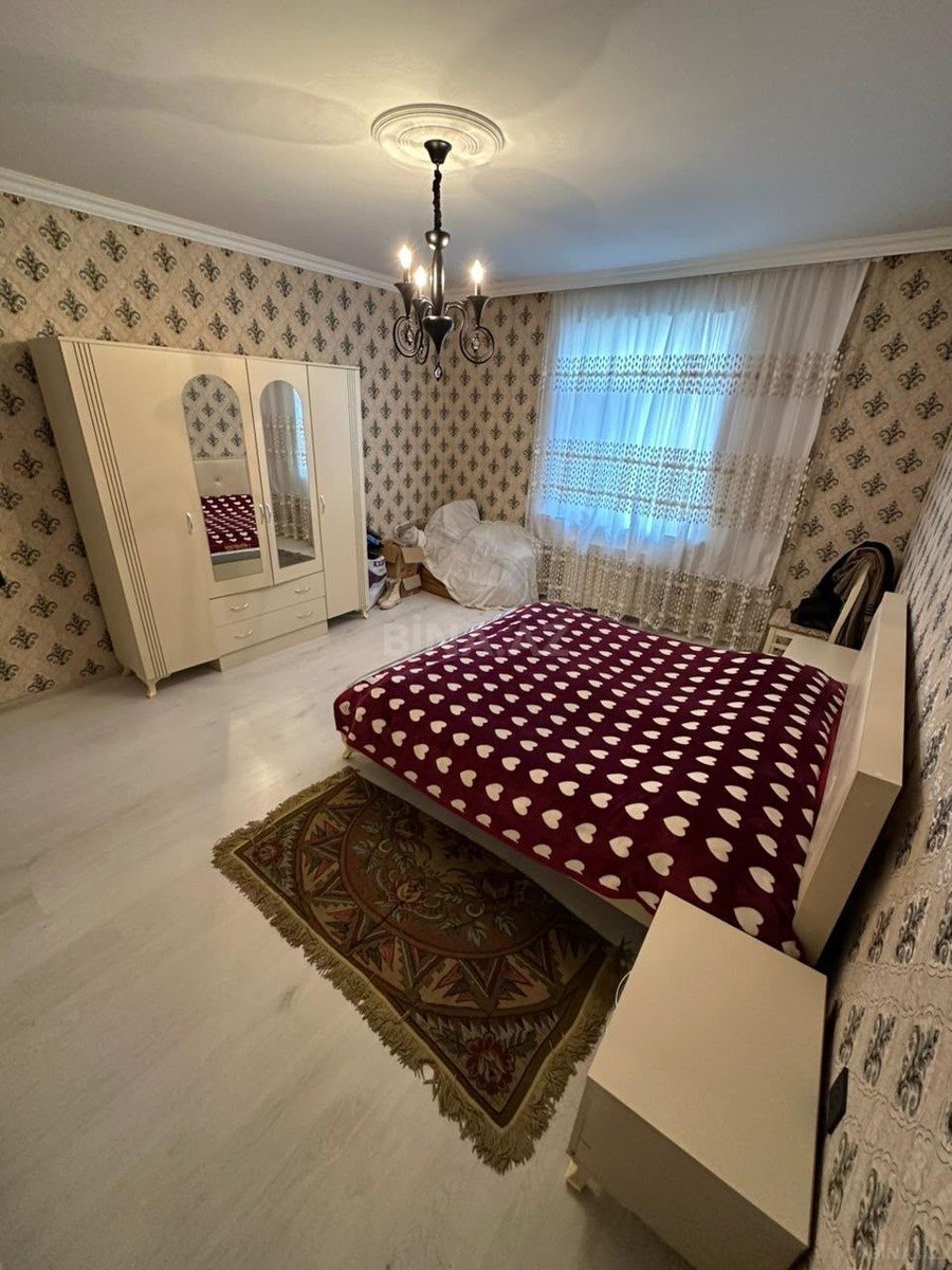 3 otaqlı Köhnə tikili, Memar Əcəmi m., Bakı