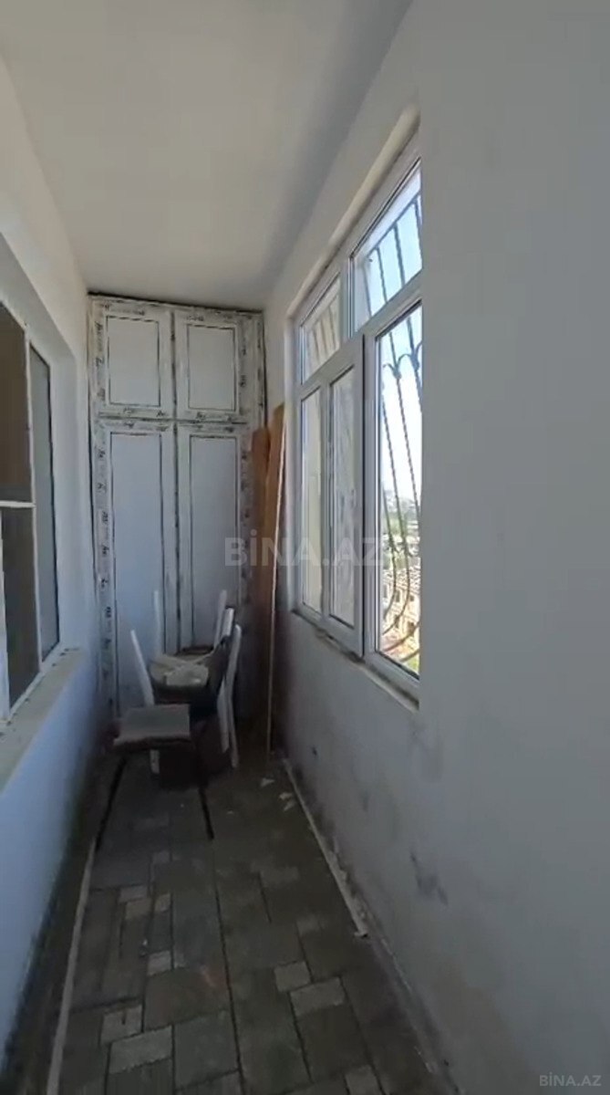 3 otaqlı Köhnə tikili, Bakıxanov q., Bakı