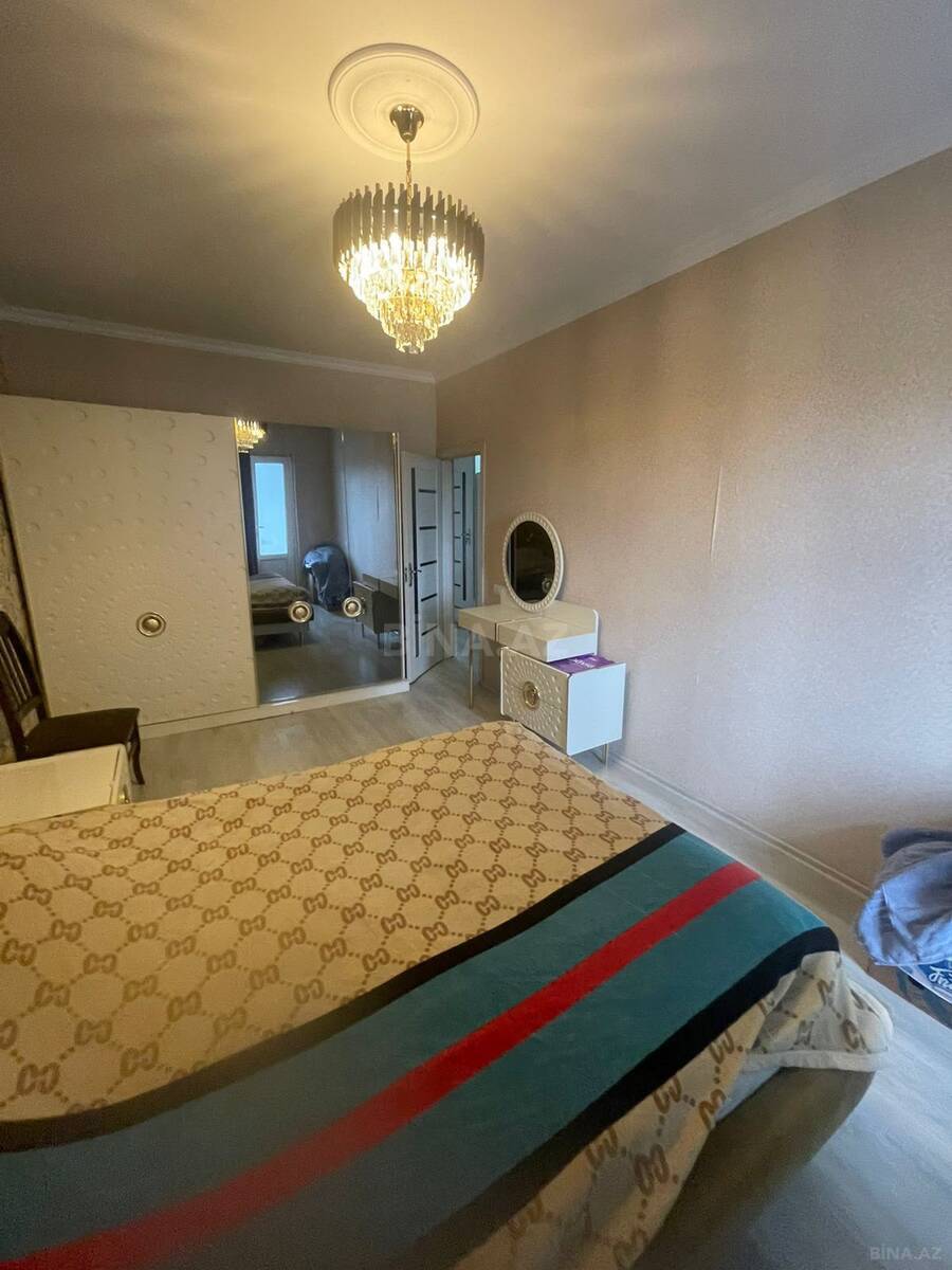 3 otaqlı Köhnə tikili, Bakıxanov q., Bakı