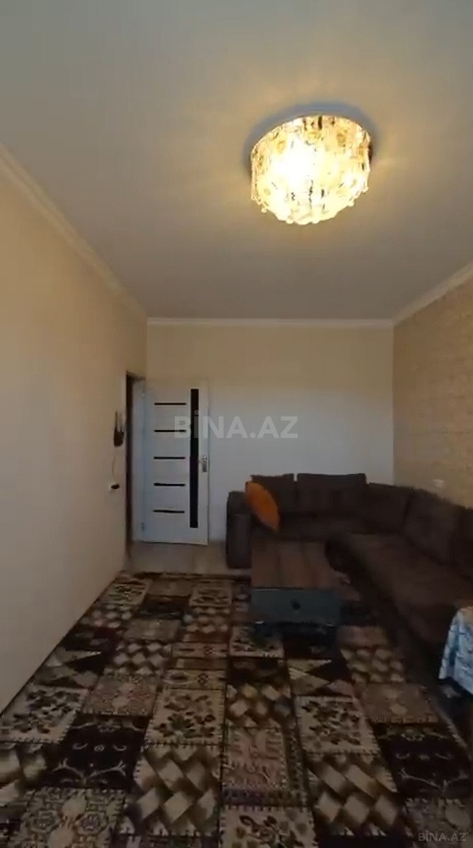 3 otaqlı Köhnə tikili, Bakıxanov q., Bakı