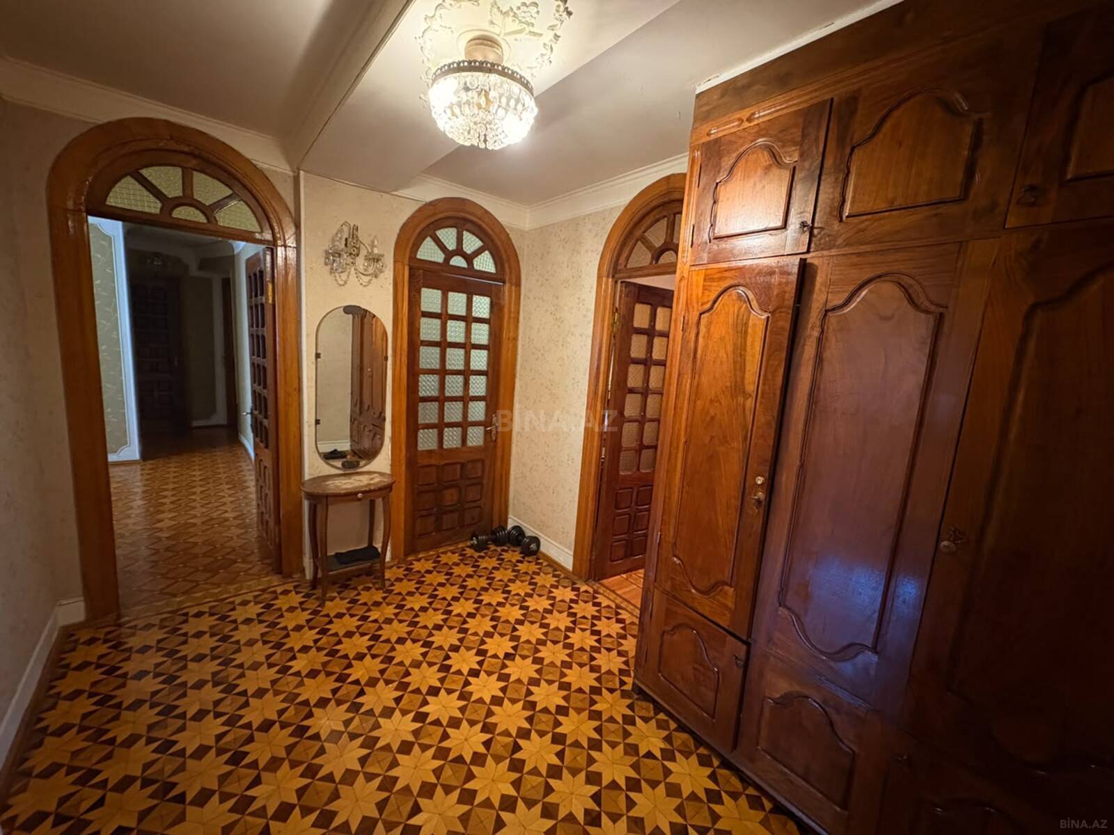 4 otaqlı Köhnə tikili, Həzi Aslanov m., Bakı