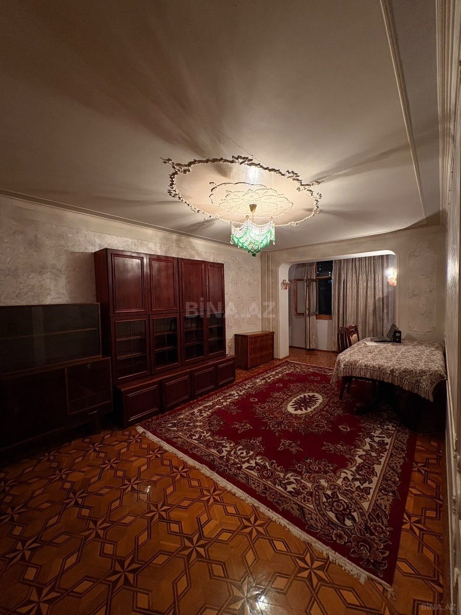 4 otaqlı Köhnə tikili, Həzi Aslanov m., Bakı