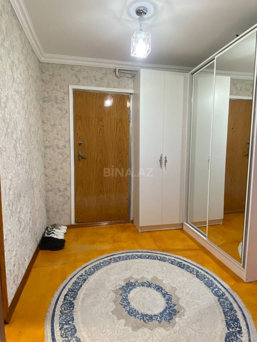 4 otaqlı Köhnə tikili, Xalqlar Dostluğu m., Bakı