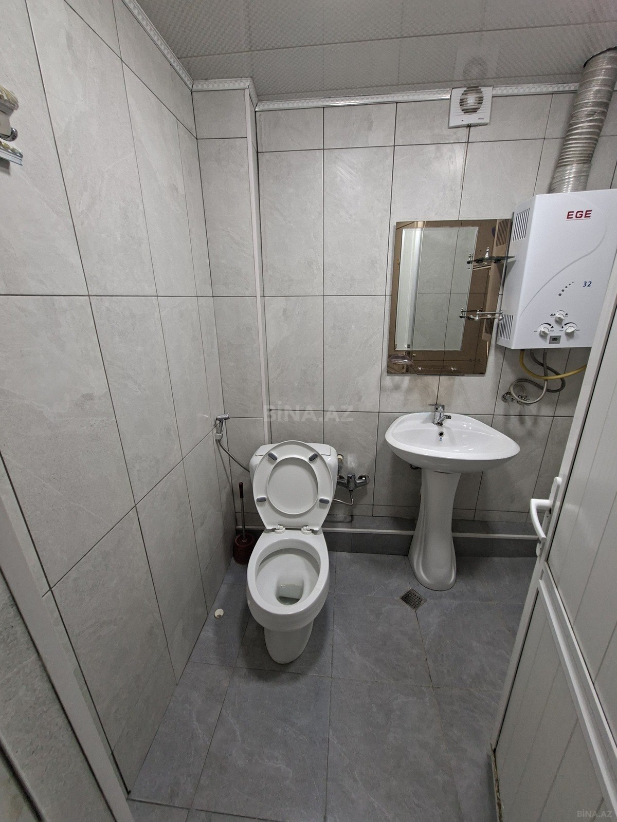 2 otaqlı Köhnə tikili, Neftçilər m., Bakı