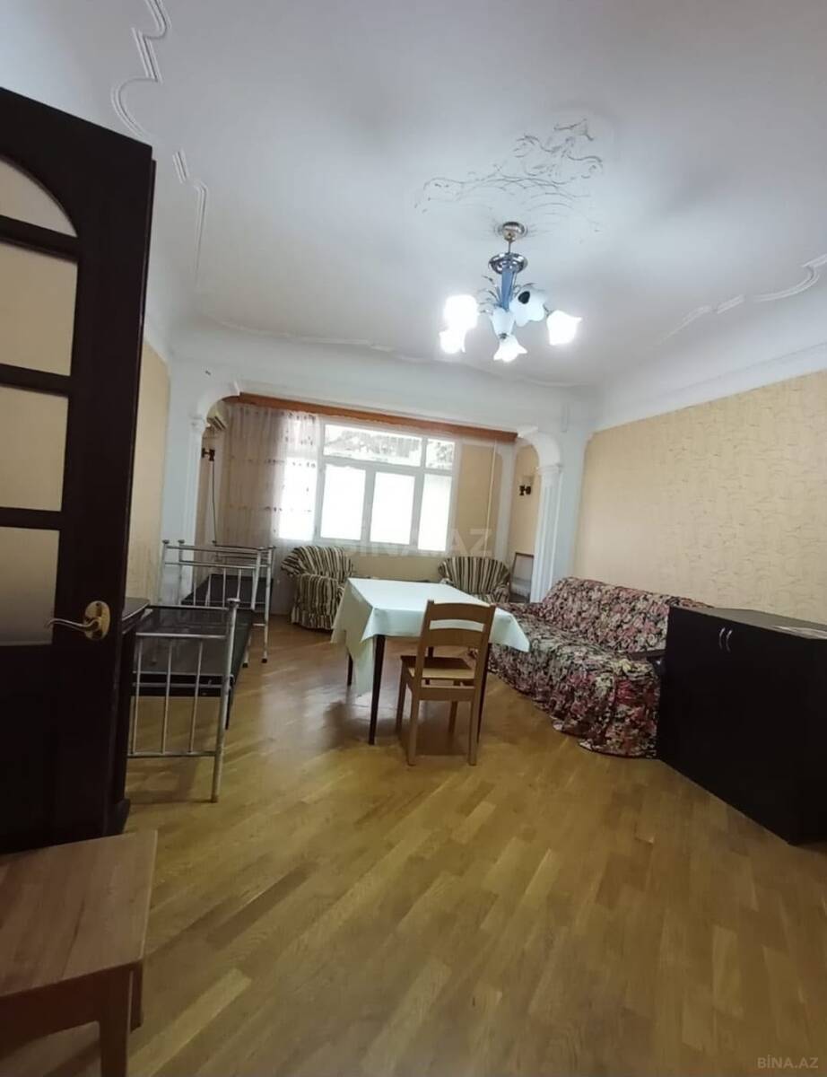 3 otaqlı Köhnə tikili, Elmlər Akademiyası m., Bakı