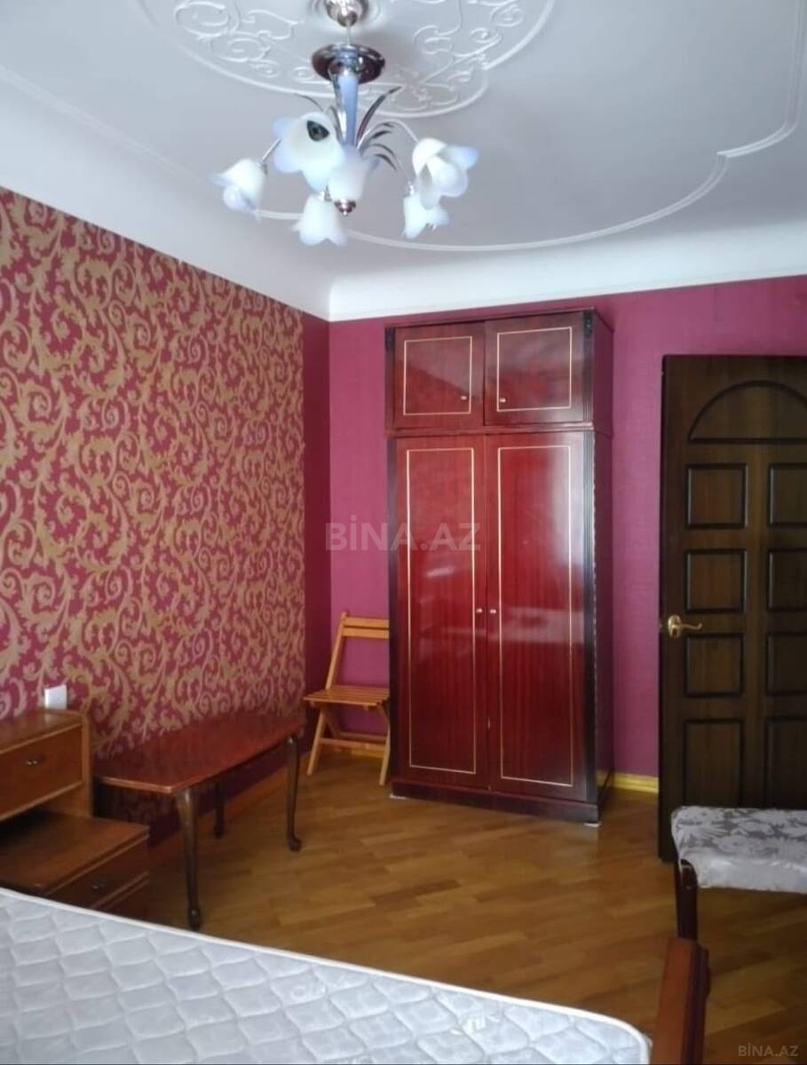 3 otaqlı Köhnə tikili, Elmlər Akademiyası m., Bakı
