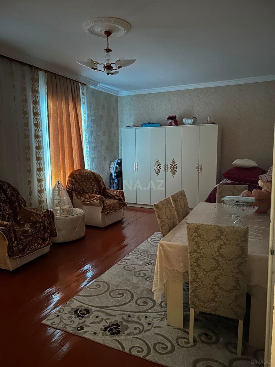 5 otaqlı Həyət evi/Bağ evi, Ucar