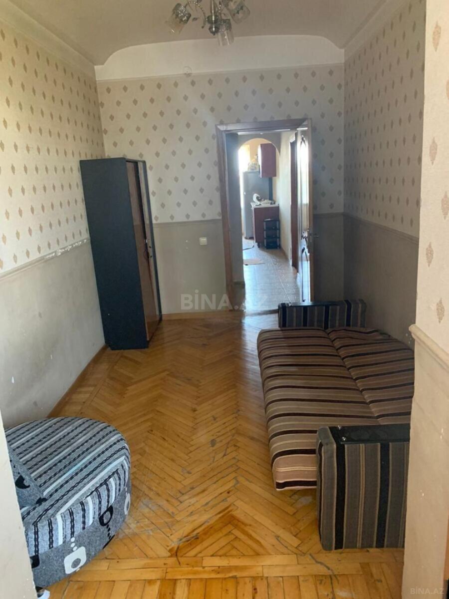 3 otaqlı Köhnə tikili, Həzi Aslanov m., Bakı