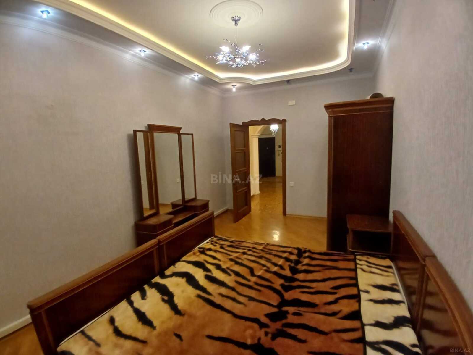 3 otaqlı Yeni tikili, İnşaatçılar m., Bakı