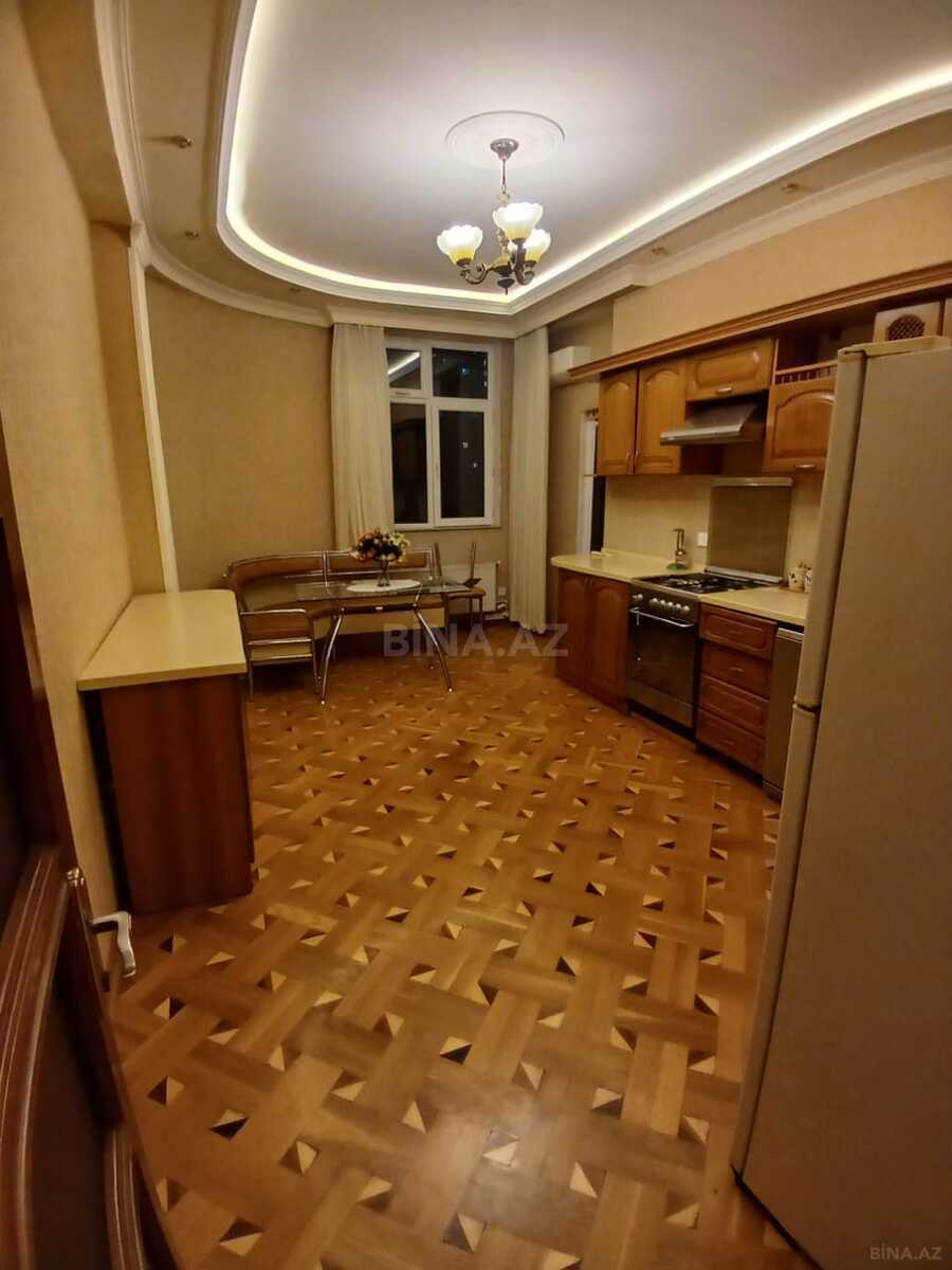3 otaqlı Yeni tikili, İnşaatçılar m., Bakı