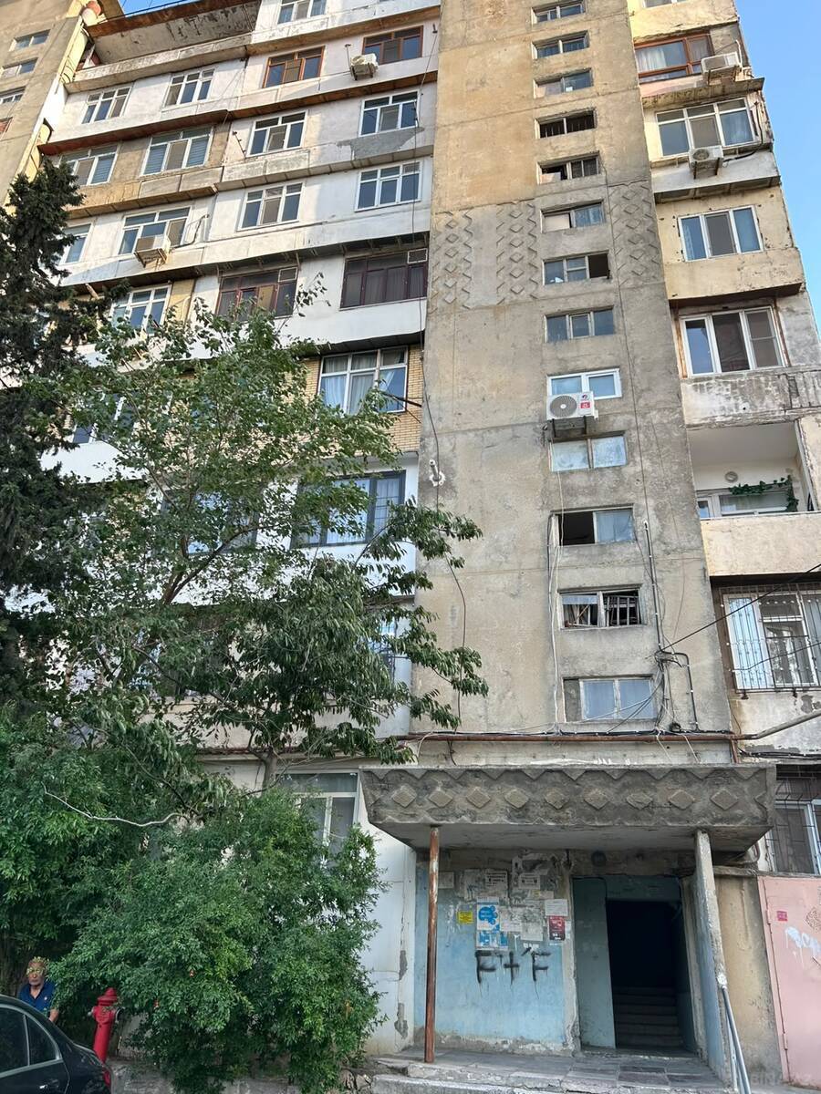 3 otaqlı Köhnə tikili, Həzi Aslanov m., Bakı
