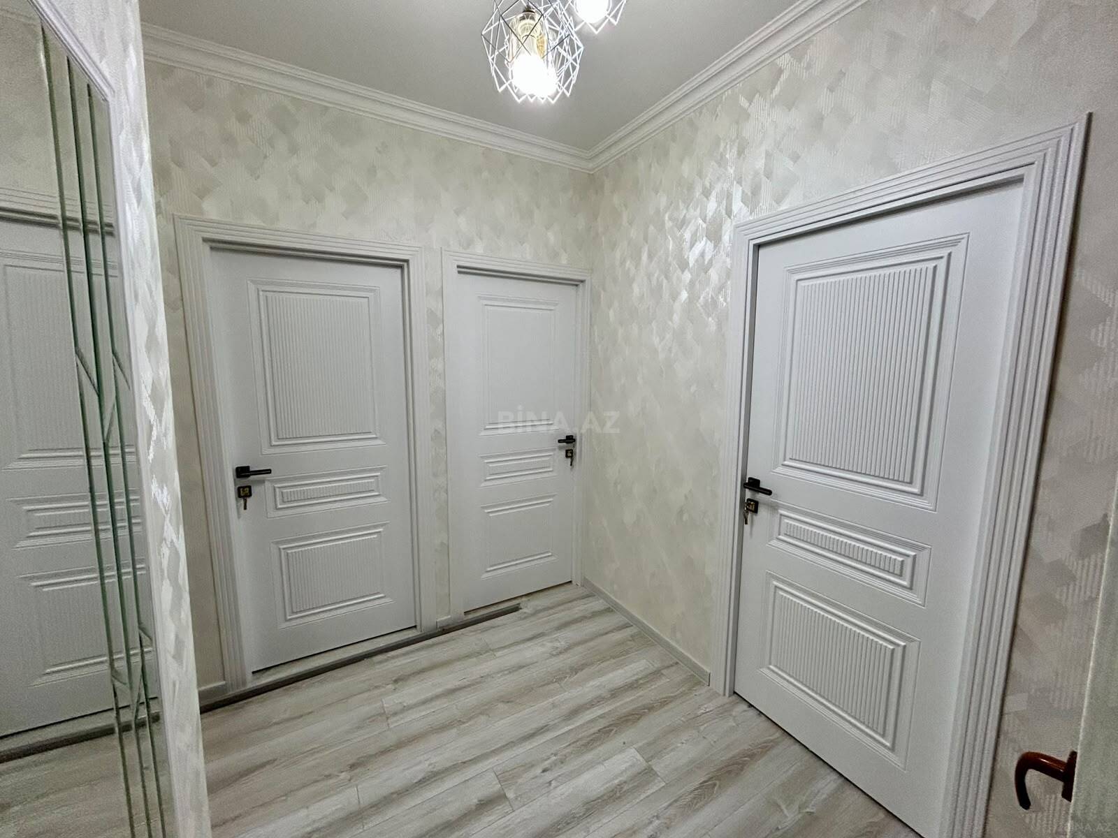 3 otaqlı Köhnə tikili, Həzi Aslanov m., Bakı