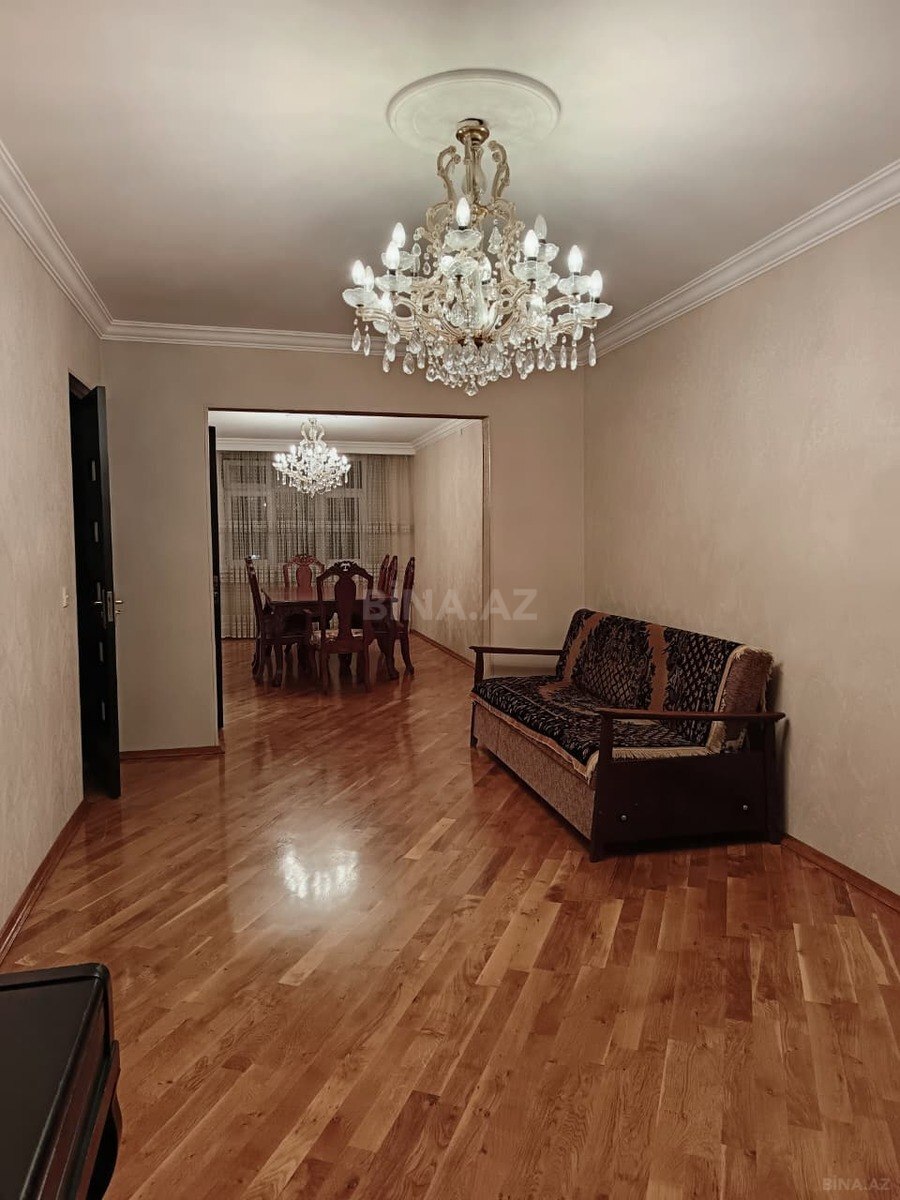 3 otaqlı Köhnə tikili, Həzi Aslanov m., Bakı