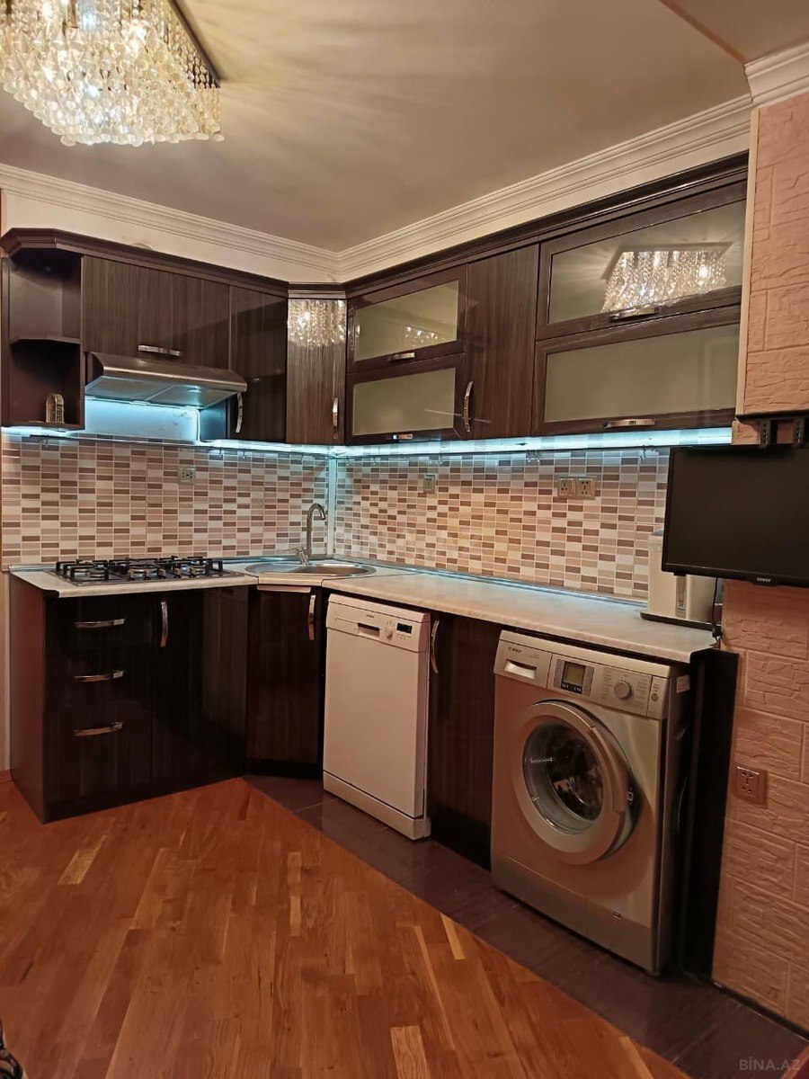 3 otaqlı Köhnə tikili, Həzi Aslanov m., Bakı