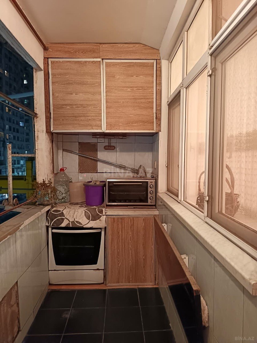 3 otaqlı Köhnə tikili, Həzi Aslanov m., Bakı