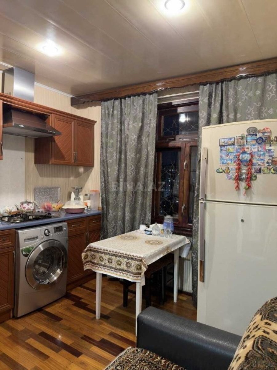 2 otaqlı Köhnə tikili, Neftçilər m., Bakı