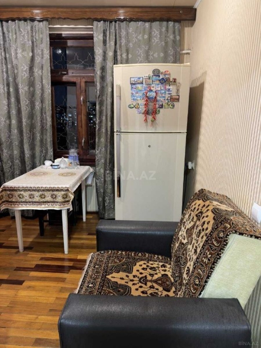 2 otaqlı Köhnə tikili, Neftçilər m., Bakı