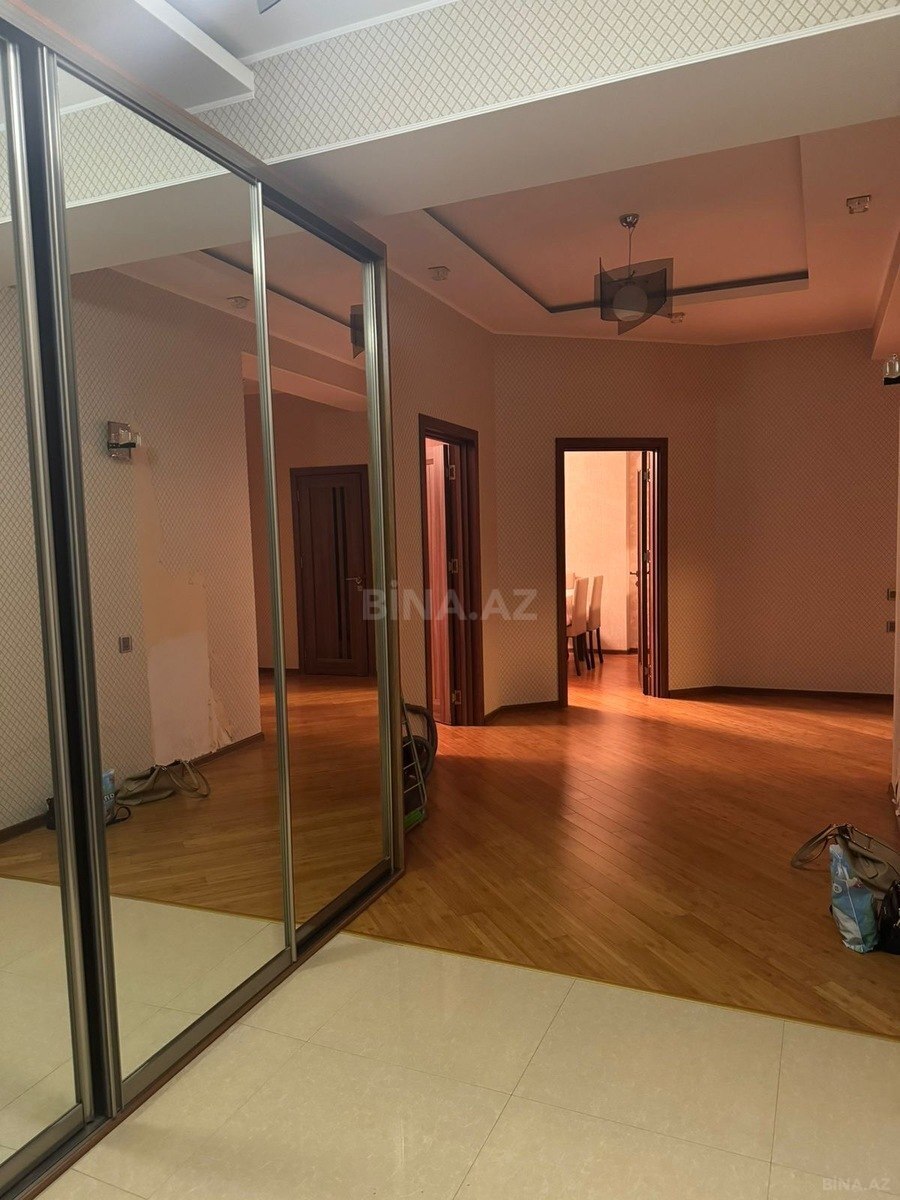 3 otaqlı Yeni tikili, Nizami m., Bakı