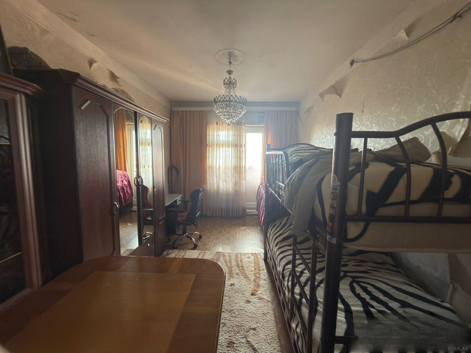 3 otaqlı Köhnə tikili, Həzi Aslanov m., Bakı