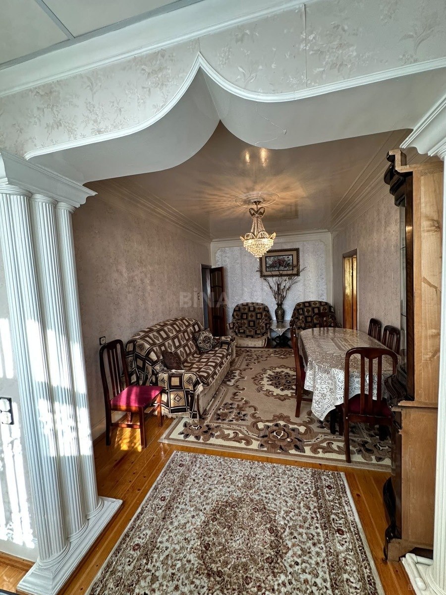 5 otaqlı Köhnə tikili, Əhmədli m., Bakı