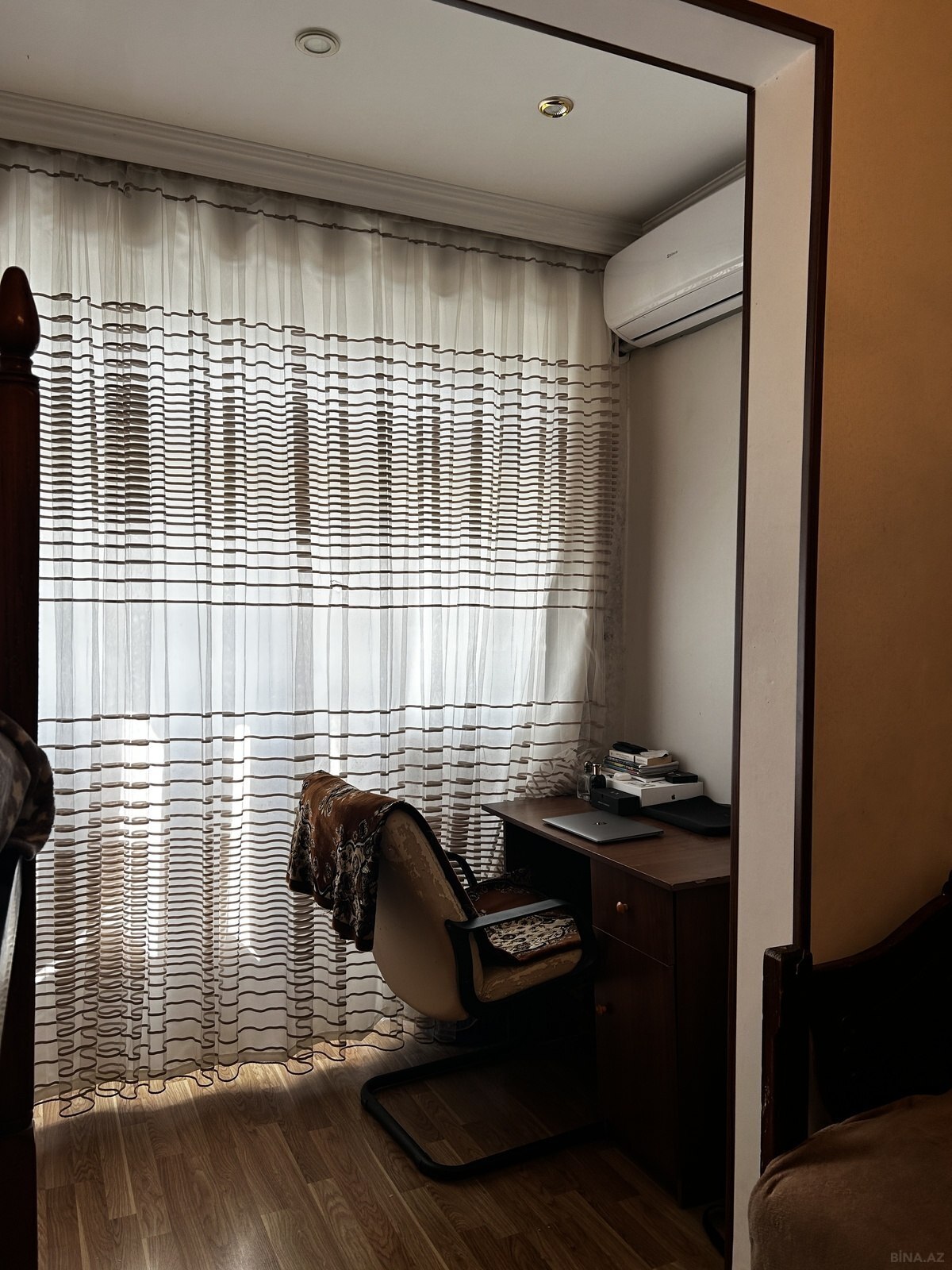 3 otaqlı Köhnə tikili, Bakıxanov q., Bakı