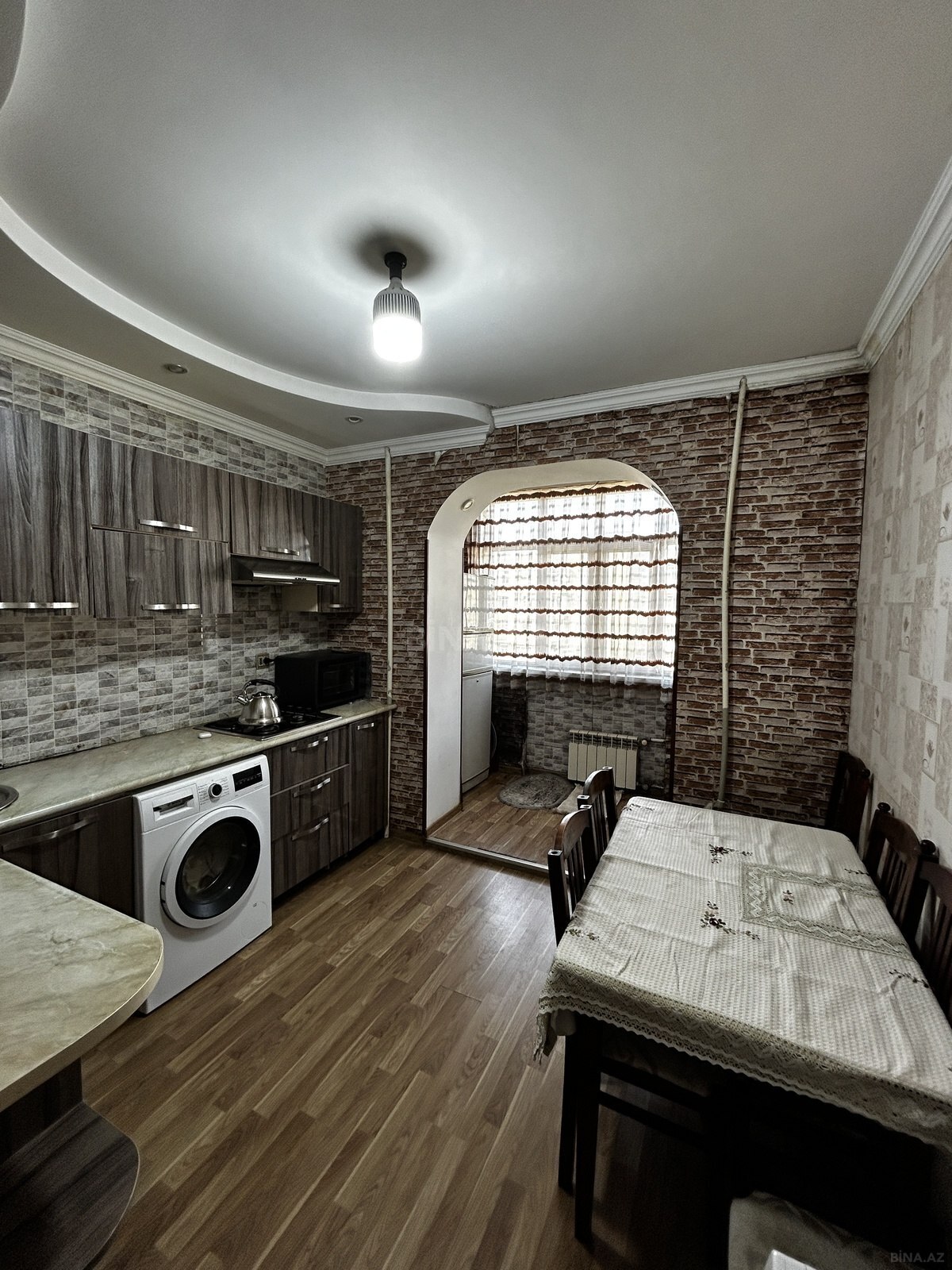 3 otaqlı Köhnə tikili, Bakıxanov q., Bakı