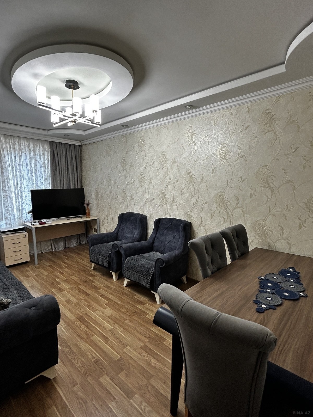 3 otaqlı Köhnə tikili, Bakıxanov q., Bakı