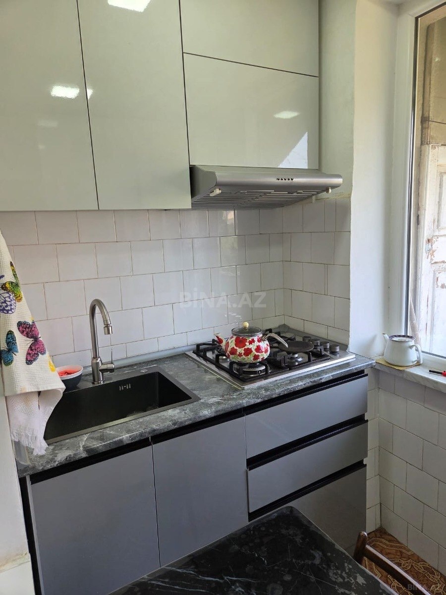 3 otaqlı Köhnə tikili, Həzi Aslanov m., Bakı