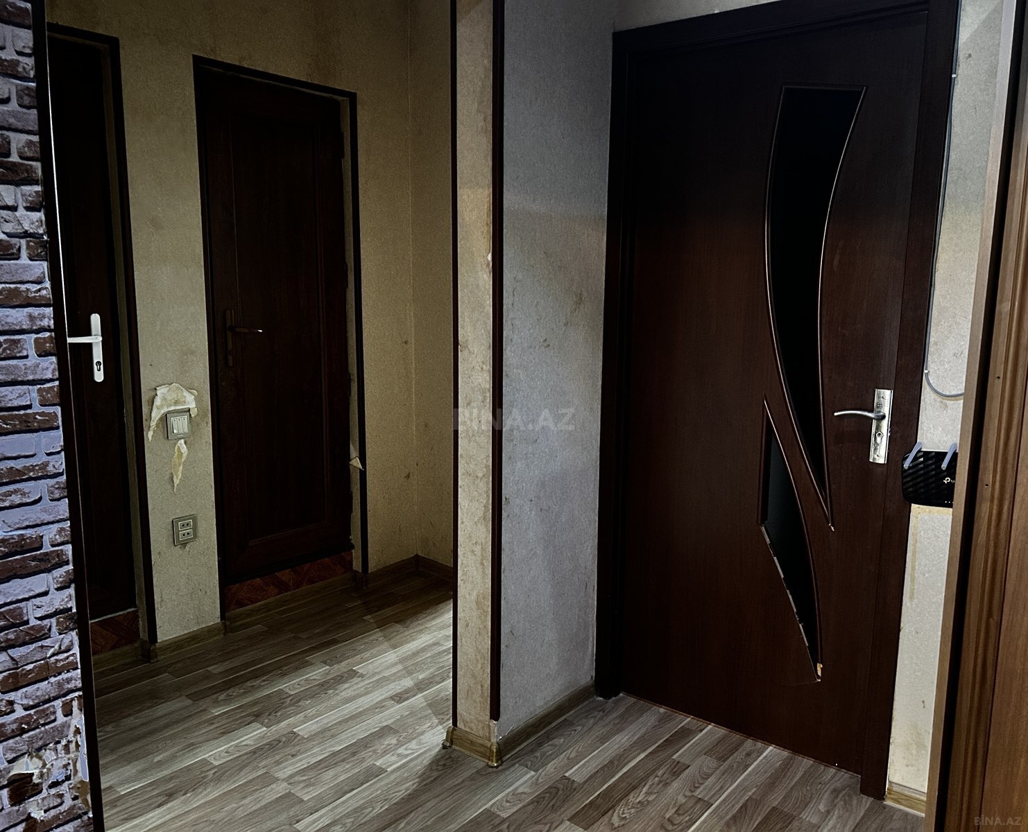 3 otaqlı Köhnə tikili, Bakıxanov q., Bakı