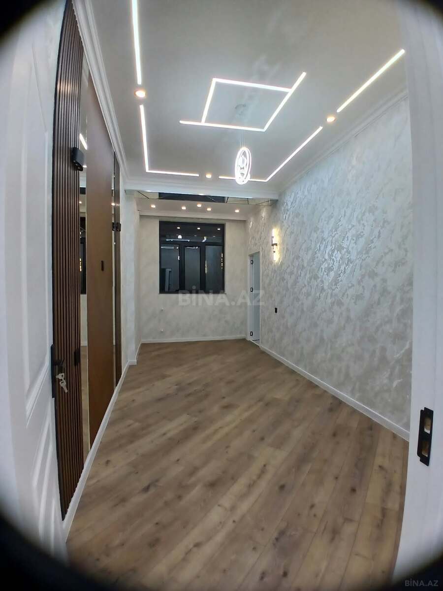 3 otaqlı Yeni tikili, Xırdalan