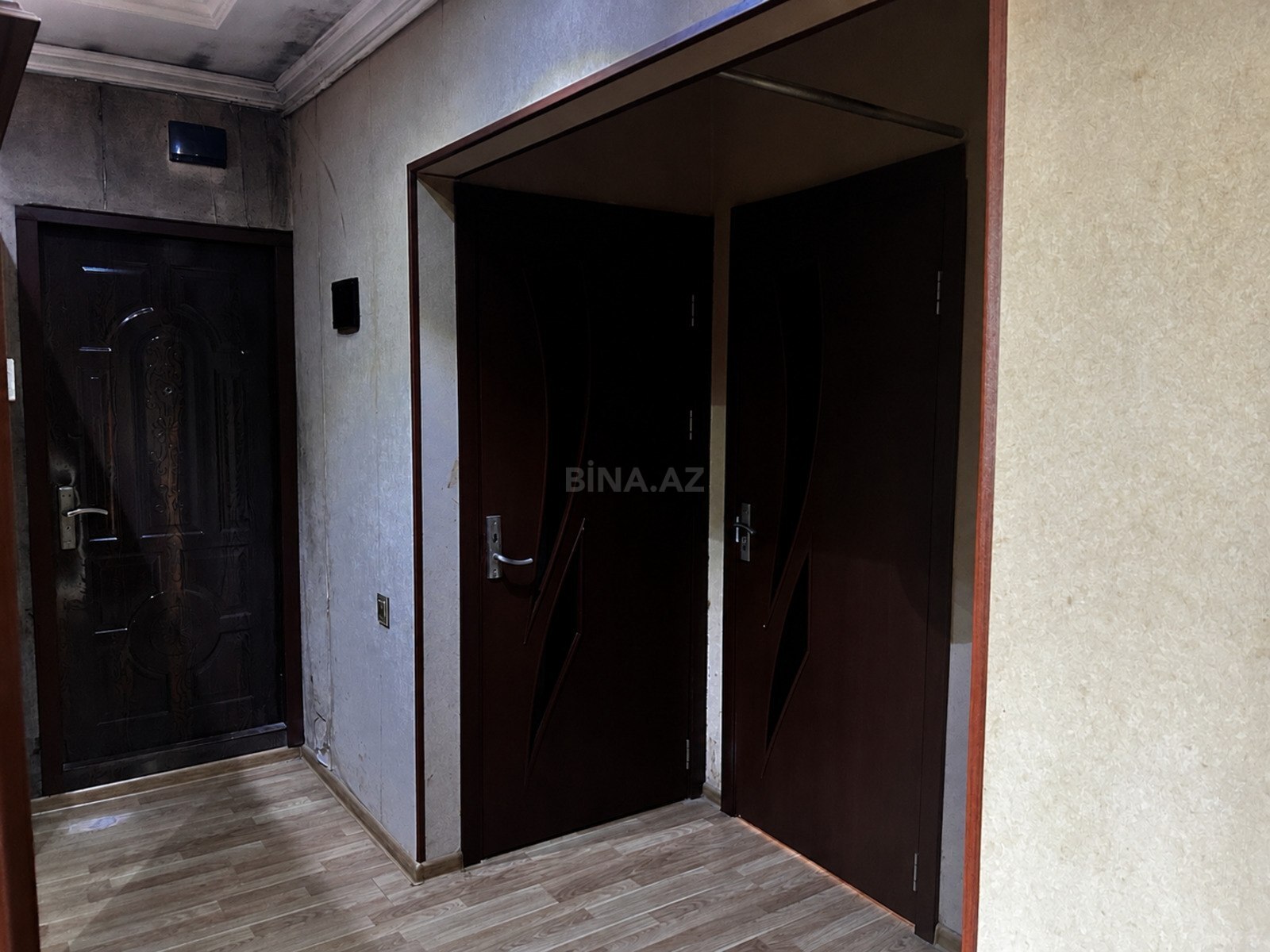 3 otaqlı Köhnə tikili, Bakıxanov q., Bakı