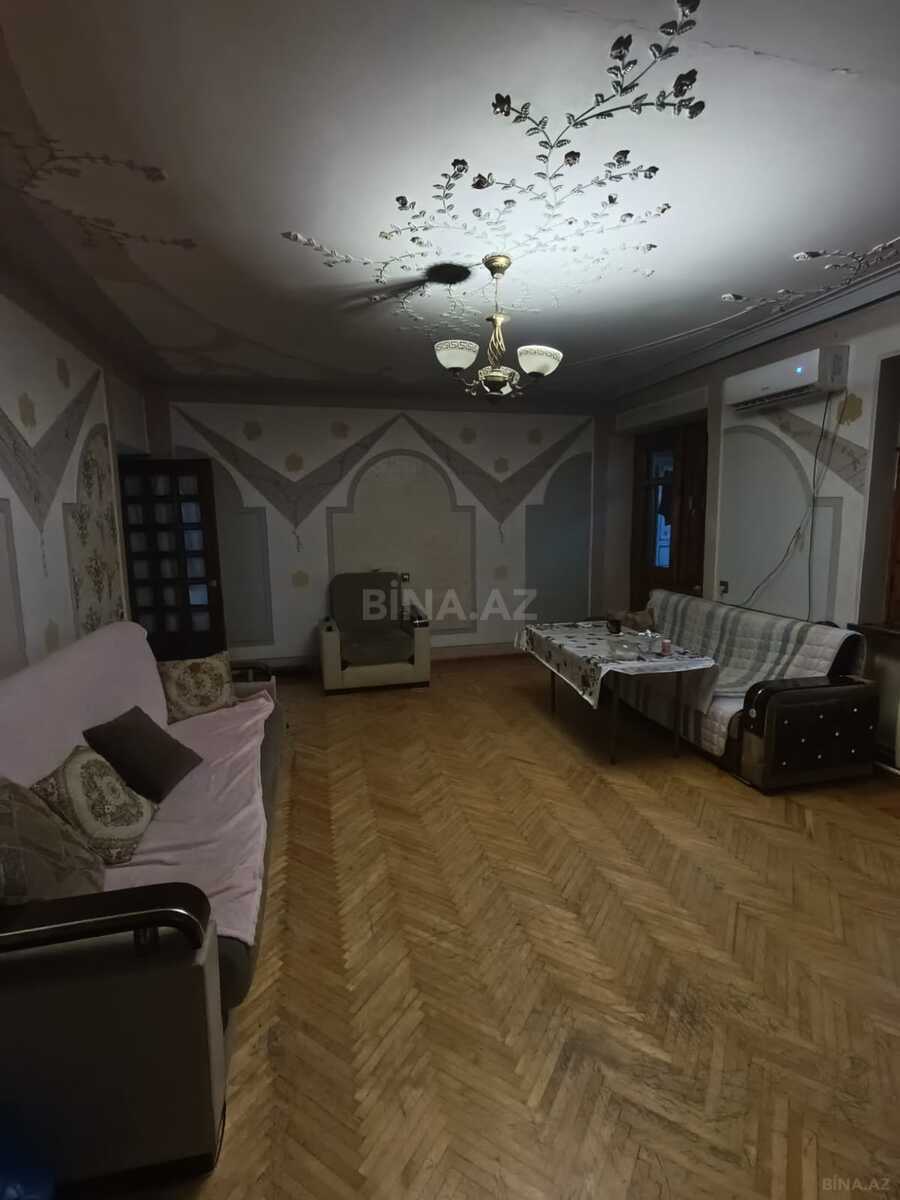 3 otaqlı Köhnə tikili, Elmlər Akademiyası m., Bakı