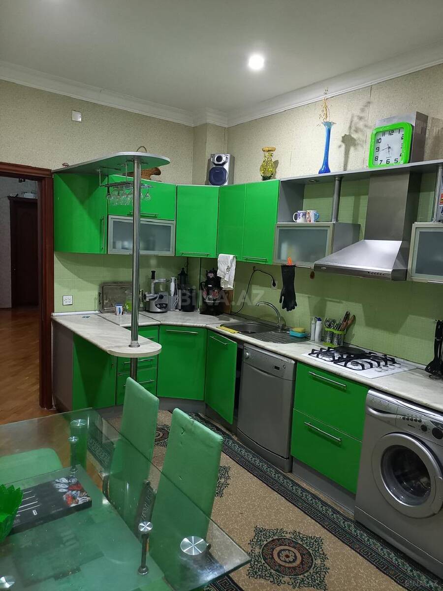 3 otaqlı Yeni tikili, Nizami m., Bakı