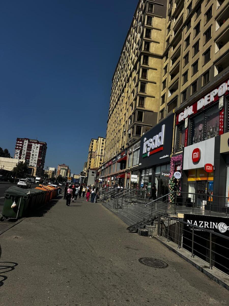 3 otaqlı Yeni tikili, İnşaatçılar m., Bakı