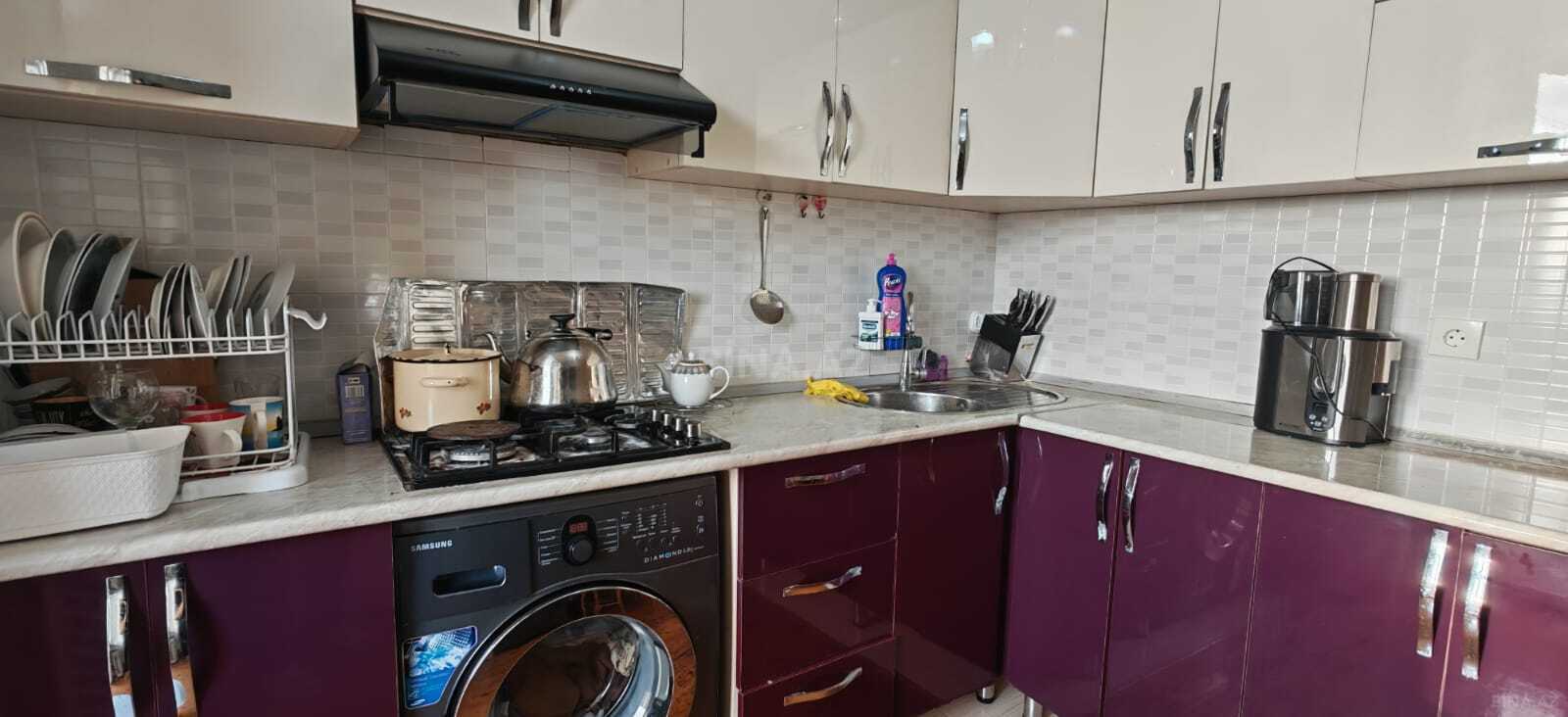 3 otaqlı Köhnə tikili, Həzi Aslanov m., Bakı