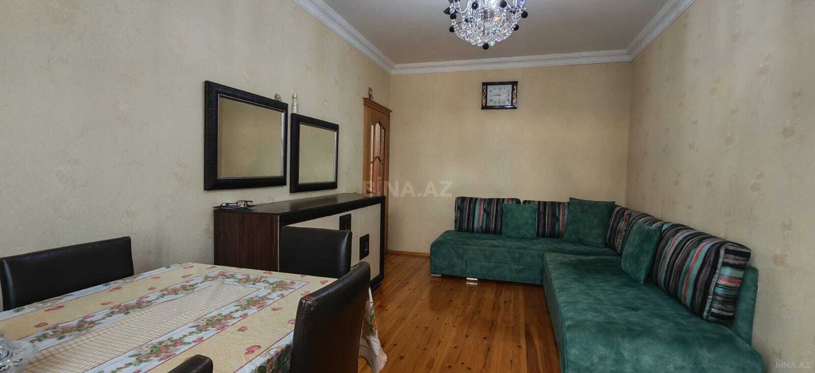 3 otaqlı Köhnə tikili, Həzi Aslanov m., Bakı