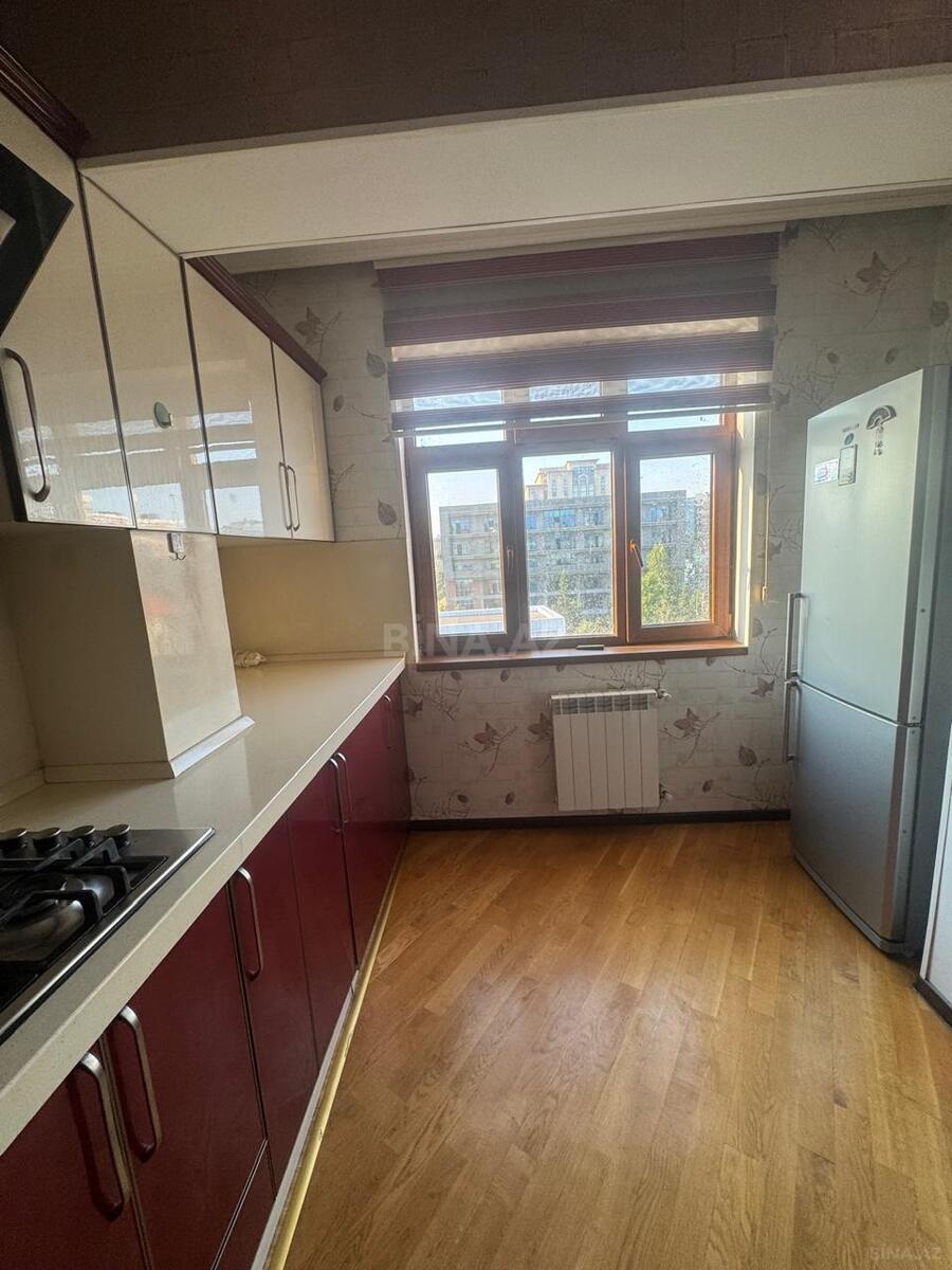 2 otaqlı Köhnə tikili, Azadlıq Prospekti m., Bakı