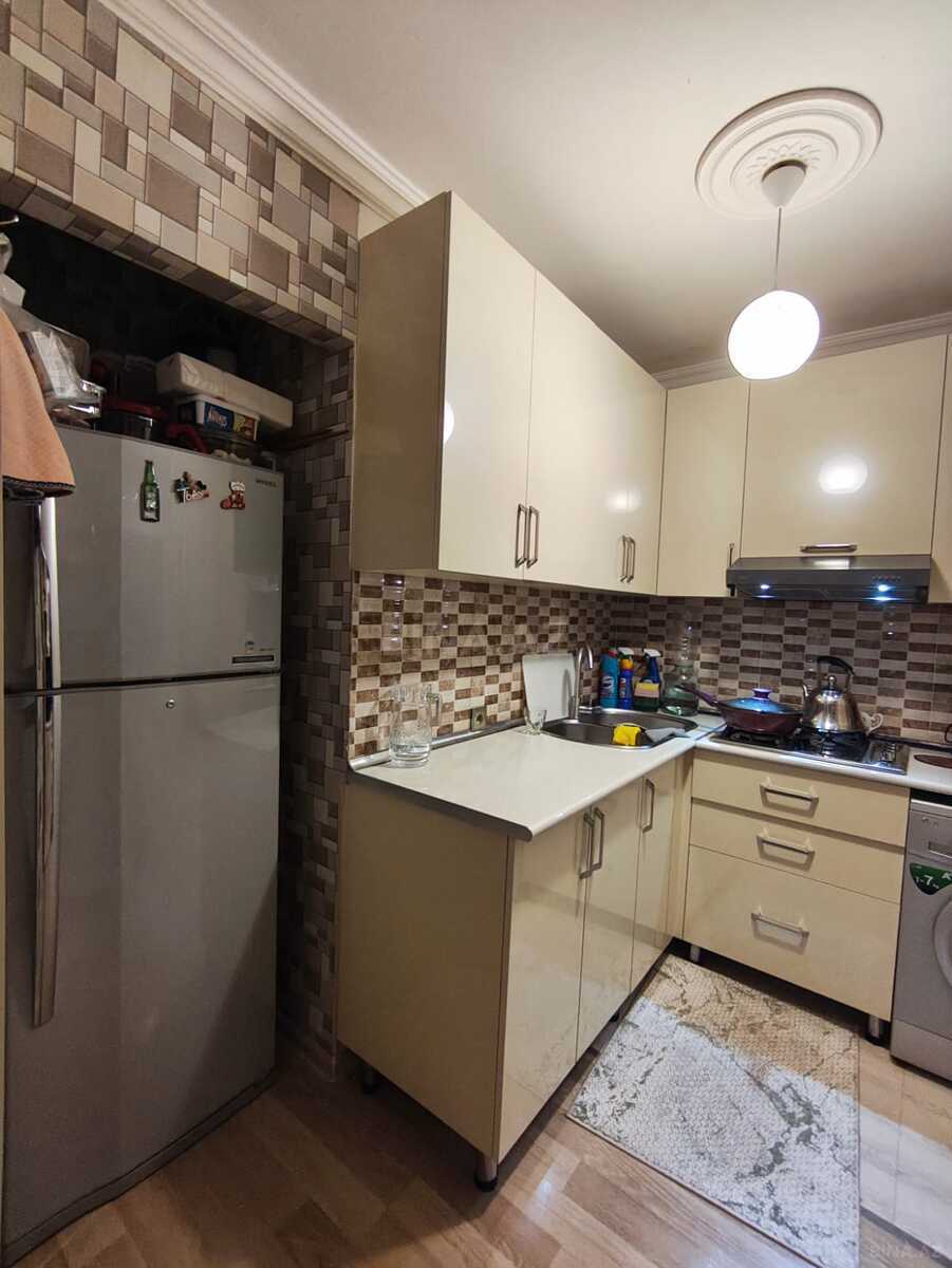 3 otaqlı Köhnə tikili, Qara Qarayev m., Bakı