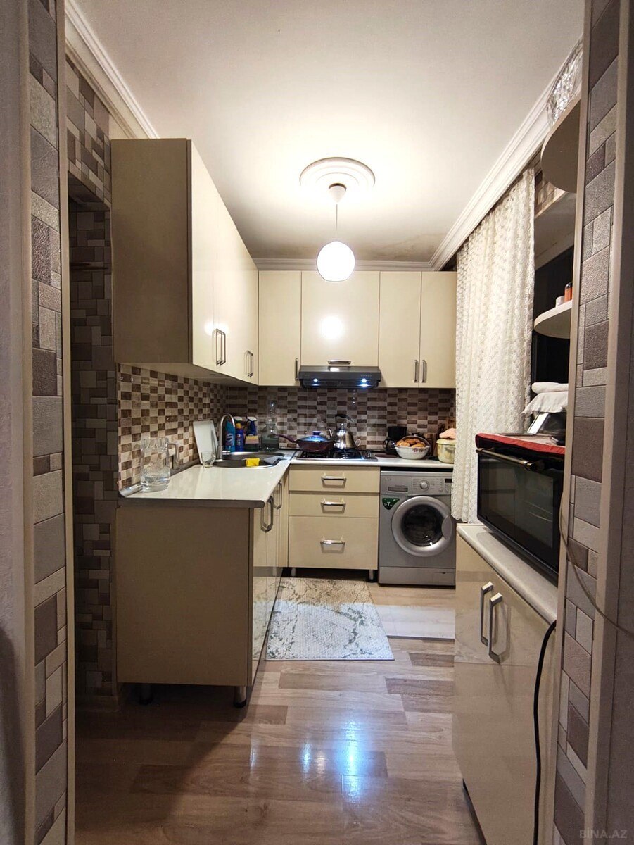 3 otaqlı Köhnə tikili, Qara Qarayev m., Bakı