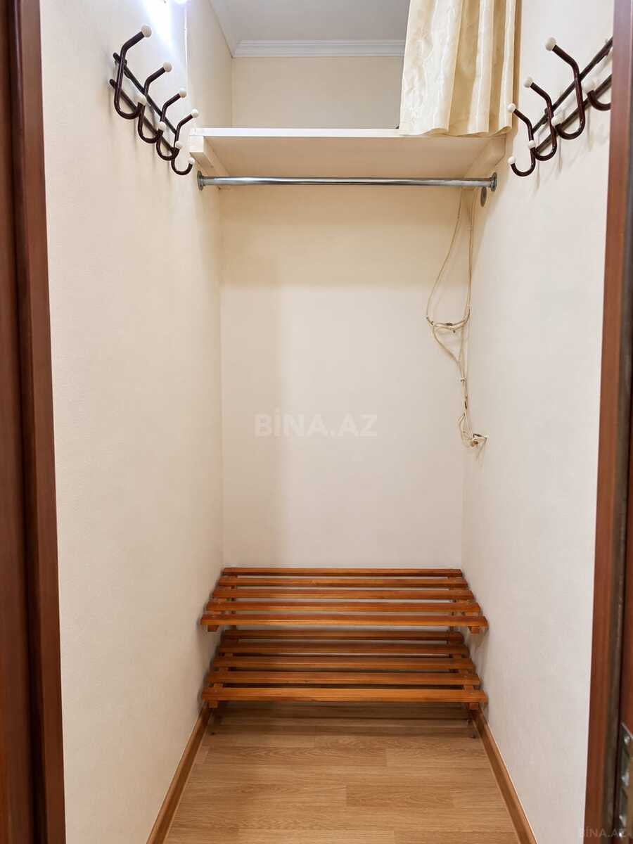 3 otaqlı Köhnə tikili, Neftçilər m., Bakı