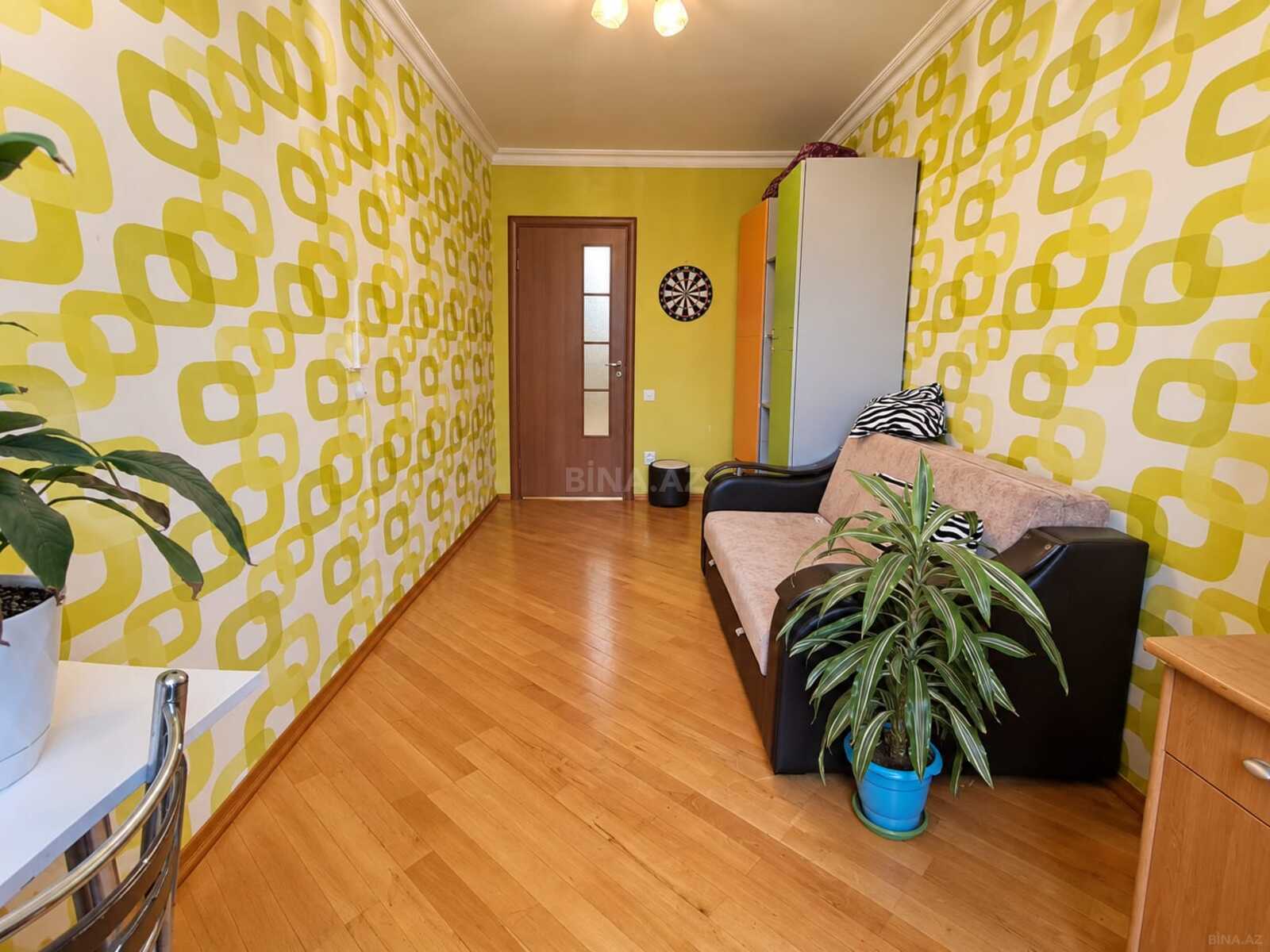 3 otaqlı Köhnə tikili, Neftçilər m., Bakı