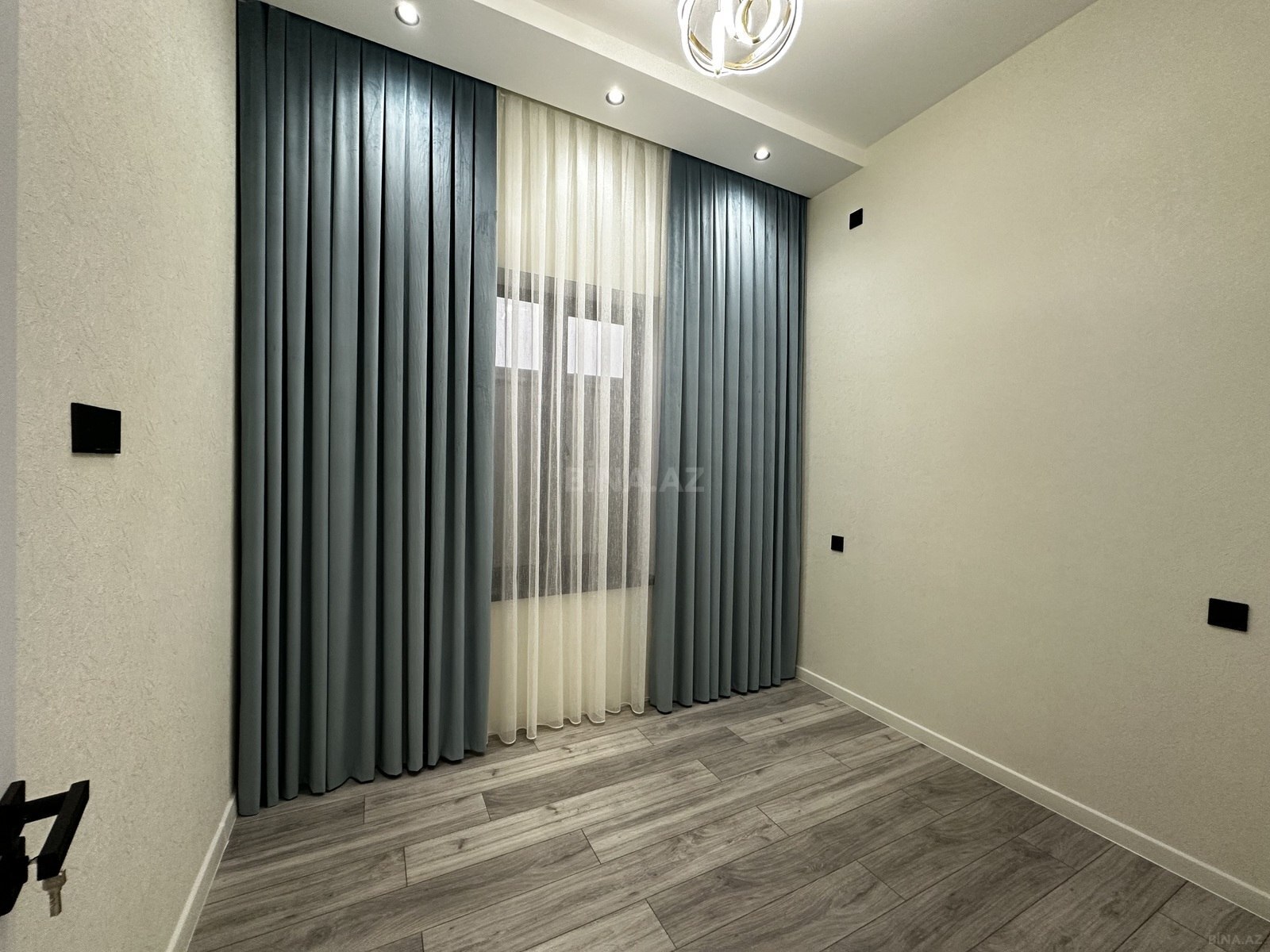 4 otaqlı Həyət evi/Bağ evi, Şüvəlan q., Bakı