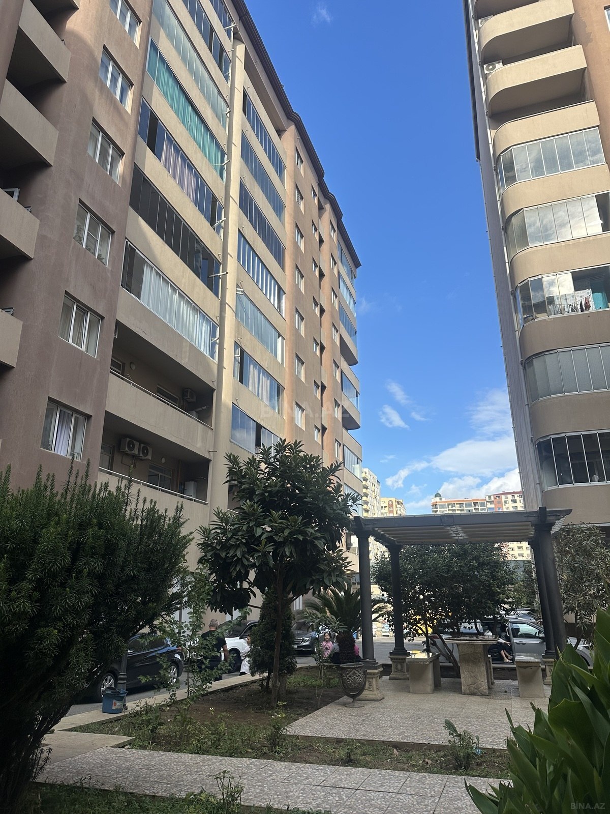 4 otaqlı Yeni tikili, Elmlər Akademiyası m., Bakı