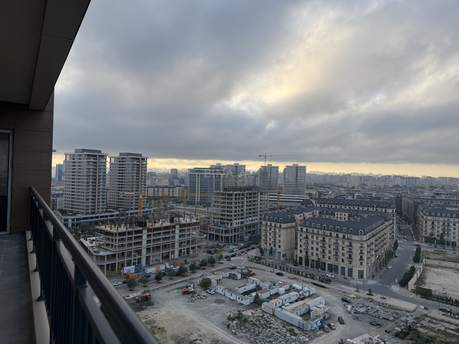 3 otaqlı Yeni tikili, Ağ şəhər q., Bakı