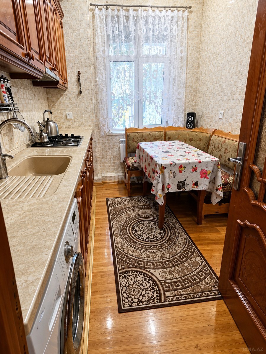 4 otaqlı Köhnə tikili, Azadlıq Prospekti m., Bakı