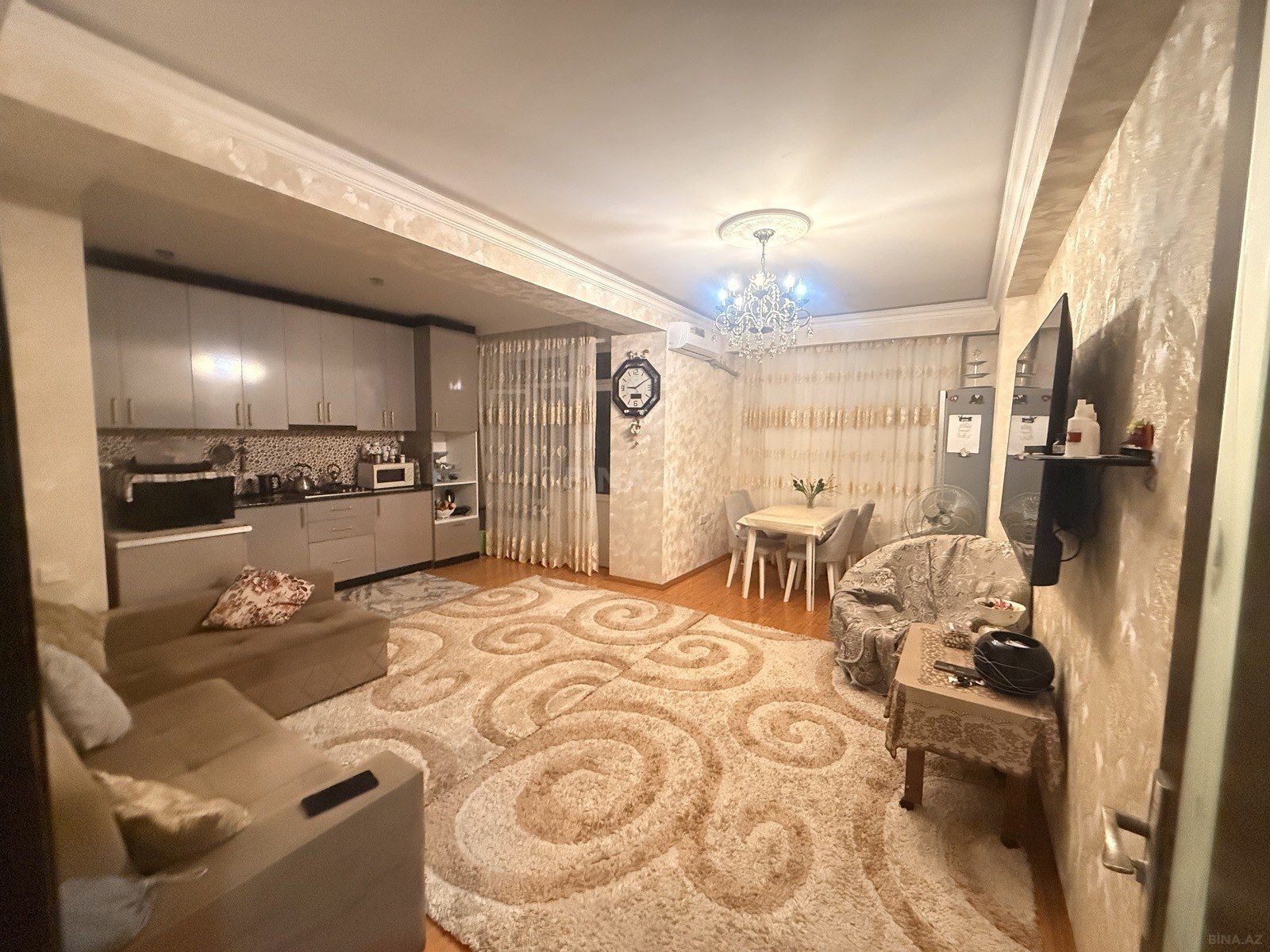3 otaqlı Yeni tikili, Xırdalan