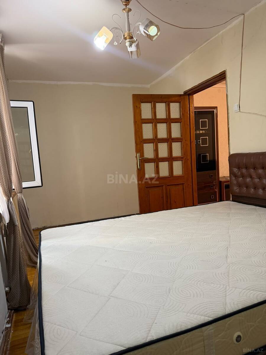3 otaqlı Köhnə tikili, Elmlər Akademiyası m., Bakı